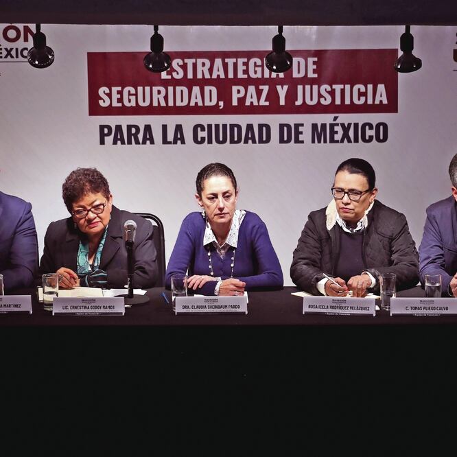 Con la presentación de Godoy Ramos queda completo el gabinete de seguridad, justicia y gobierno de la jefa de Gobierno electa, Claudia Sheinbaum (centro). Foto: ARIEL OJEDA. EL UNIVERSAL