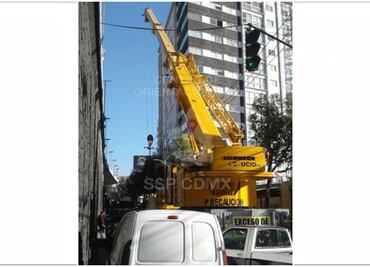 Cierran lateral de Periférico por anuncio espectacular