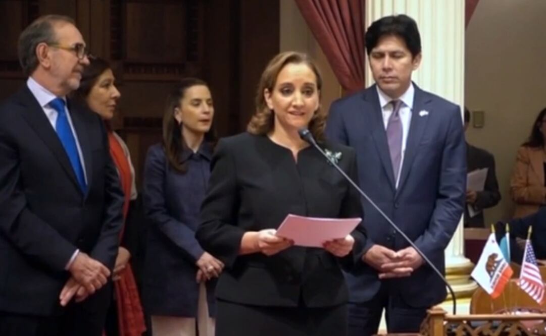 La canciller fue recdibida por Kevin de León, presidente del Senado en California. /Especial