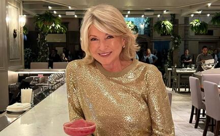 Martha Stewart hace historia a los 81 años y brilla con traje de baño en portada de revista