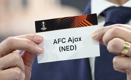 Ajax va por otro futbolista mexicano