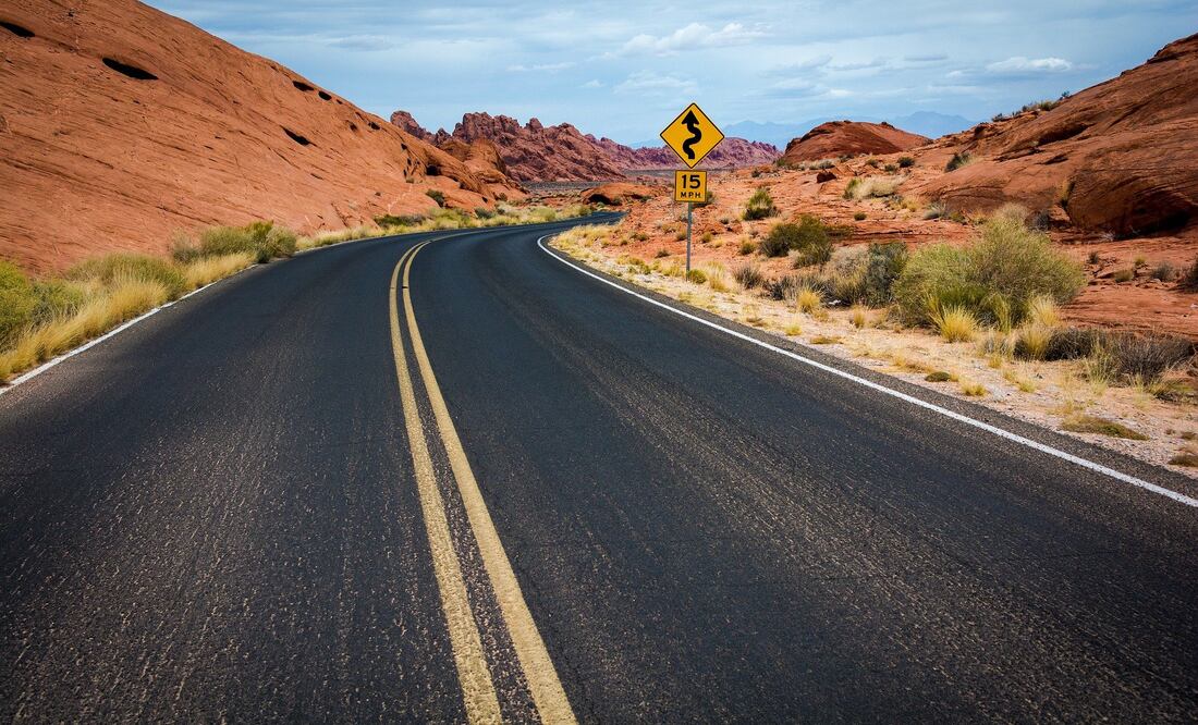 ¿Cómo se toma una curva correctamente?