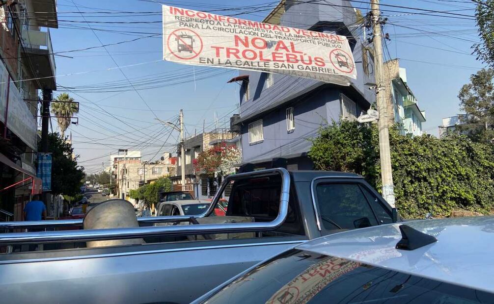 Los inconformes cerraron el cruce de las calles San Alejandro, San Gabriel y Santa Úrsula.
Foto: Juan Carlos Williams