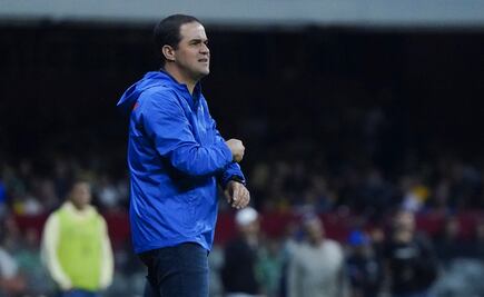 André Jardine pone un alto a las críticas: Lo que la afición me pide es la 14