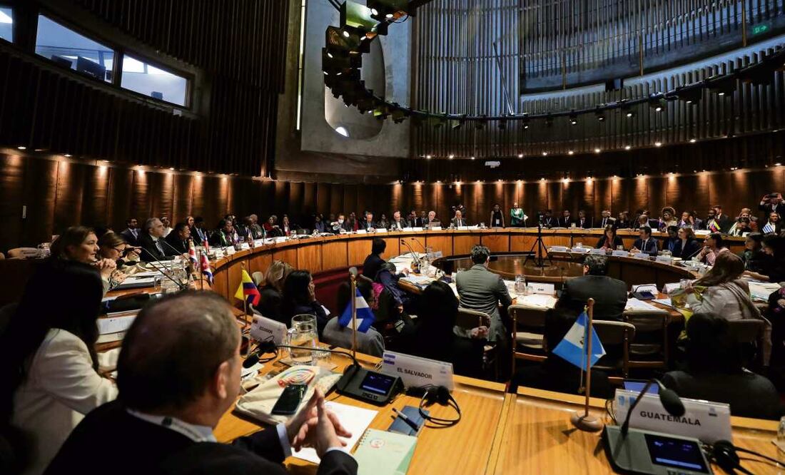 En el evento de Cepal participan personalidades del sector privado, de la academia y la sociedad civil. (02/04/2025) Foto: EFE
