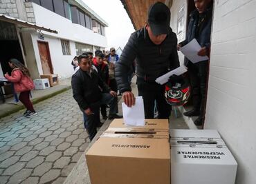 Ecuador concluye jornada electoral con más del 83% de participación; votación concluye con normalidad