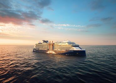 Así es viajar en Celebrity Apex, el crucero con “alfombra mágica”