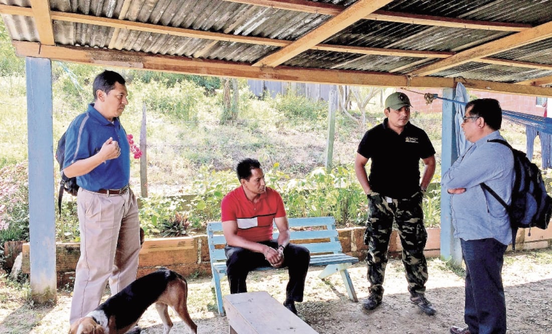 El viernes el coordinador Técnico de la Secretaria General de Gobierno, Juan Arturo López, el Consejero Jurídico del gobierno de Oaxaca, Víctor Hugo Alejo, y el subdelegado de Profepa en Oaxaca, Héctor Miranda (ROSELIA CHACA)