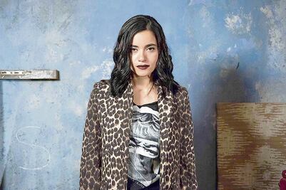 Cubren desnudo de Paulina Gaytán