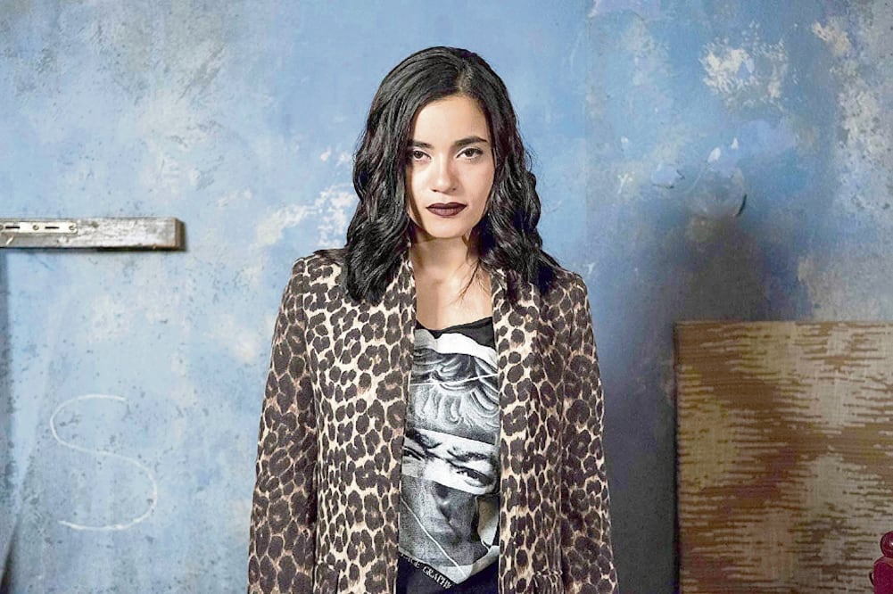 Cubren desnudo de Paulina Gaytán