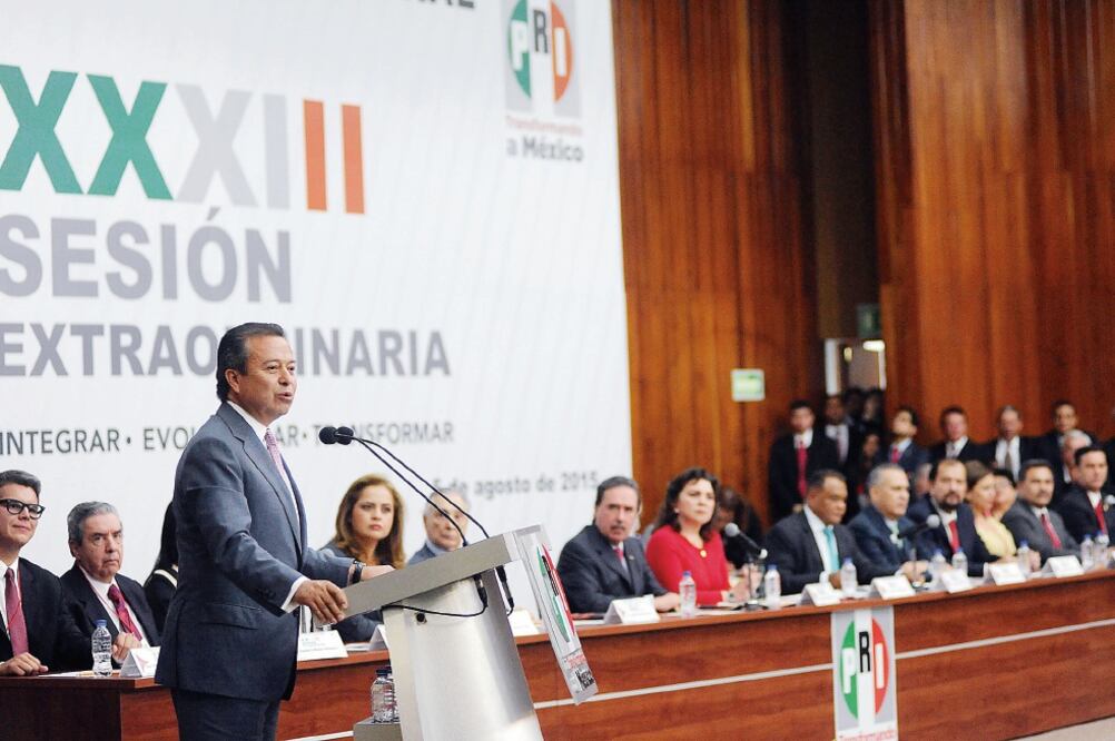El líder nacional del PRI, César Camacho Quiroz, durante el inicio formal del proceso de renovación de la dirigencia tricolor en el país (ESPECIAL)