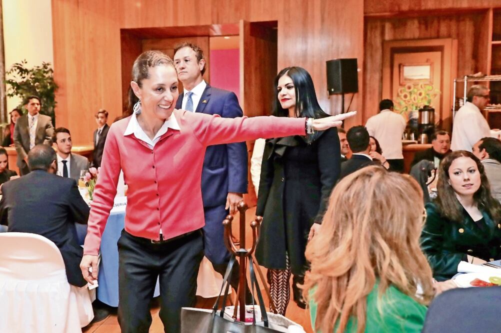 La precandidata de Morena a la jefatura de Gobierno, Claudia Sheinbaum, se reunió con miembros de la Confederación Patronal de la República Mexicana, Ciudad de México (LUCÍA GODINEZ. EL UNIVERSAL)