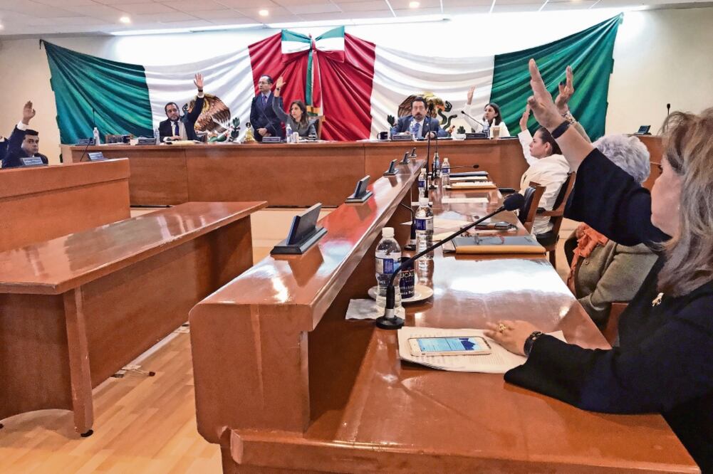 Con tres abstenciones y dos votos en contra del PRI y de Morena, el cabildo autorizó buscar un convenio con Banobras para el biodigestor. Foto: REBECA JIMÉNEZ. EL UNIVERSAL