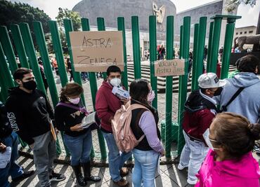 Jóvenes agotan vacuna Sputnik V en la CDMX; gobierno cambia a AstraZeneca