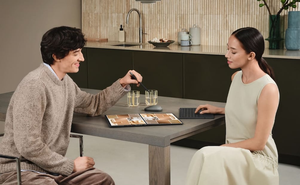 ASUS Zenbook DUO va más allá de una laptop tradicional. Foto: Cortesía