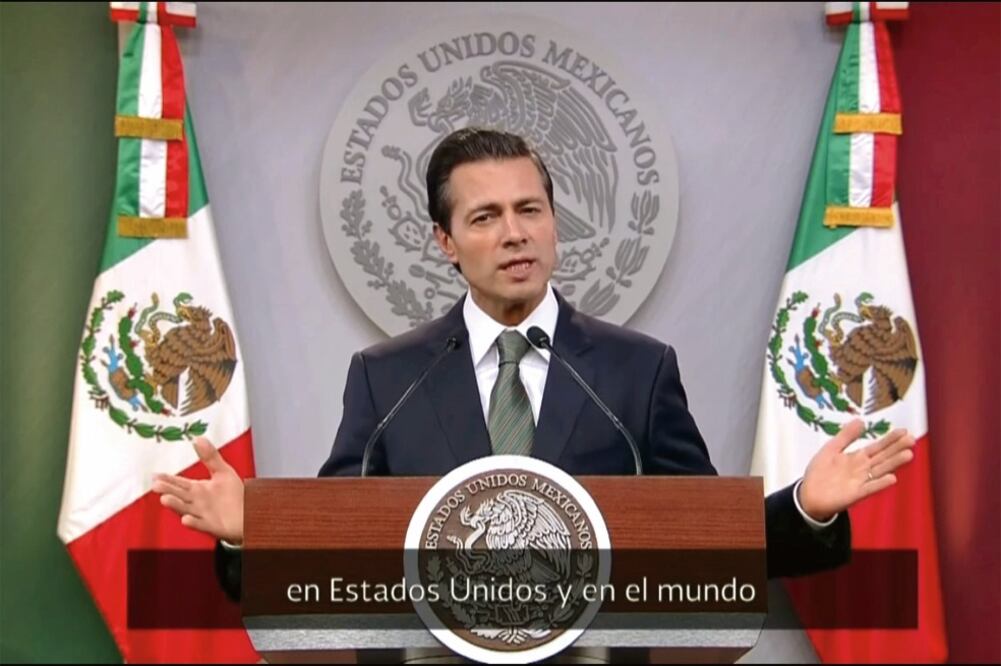 El presidente Enrique Peña Nieto dijo en un mensaje a la nación que se mantendrá firme en construir una relación positiva con Estados Unidos (PRESIDENCIA)