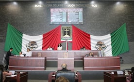 Congreso de Morelos denuncia a 22 trabajadores por irrupción violenta en el pleno para exigir aumento salarial; mantiene incremento de 4%