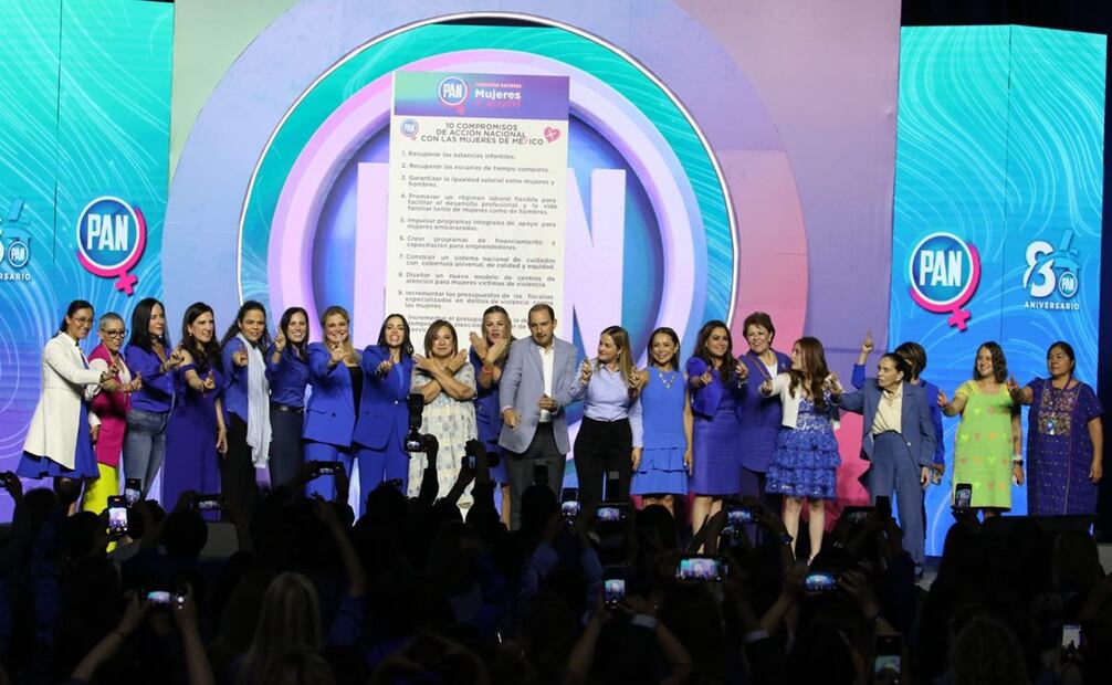 La virtual candidata del Frente Amplio por México, Xóchitl Gálvez en el encuentro de mujeres de Acción Nacional en Expo Santa Fe. Foto: Carlos Mejía/EL UNIVERSAL