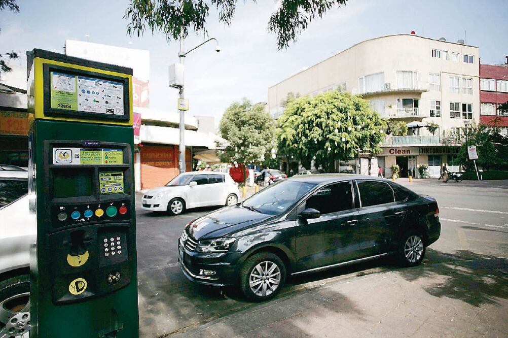 El programa de parquímetros opera en 13 zonas de las delegaciones Álvaro Obregón, Benito Juárez, Cuauhtémoc y Miguel Hidalgo (ARCHIVO EL UNIVERSAL)