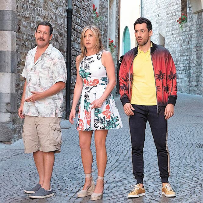 Adam Sandler, Jennifer Aniston y Luis Gerardo Méndez comparten crédito en la comedia. NETFLIX