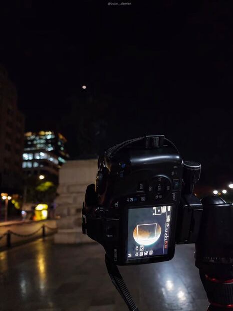 Así se vivió el Eclipse Parcial de Luna del 27 de agosto en CDMX. Fotos: Instagram @oscar._.damian