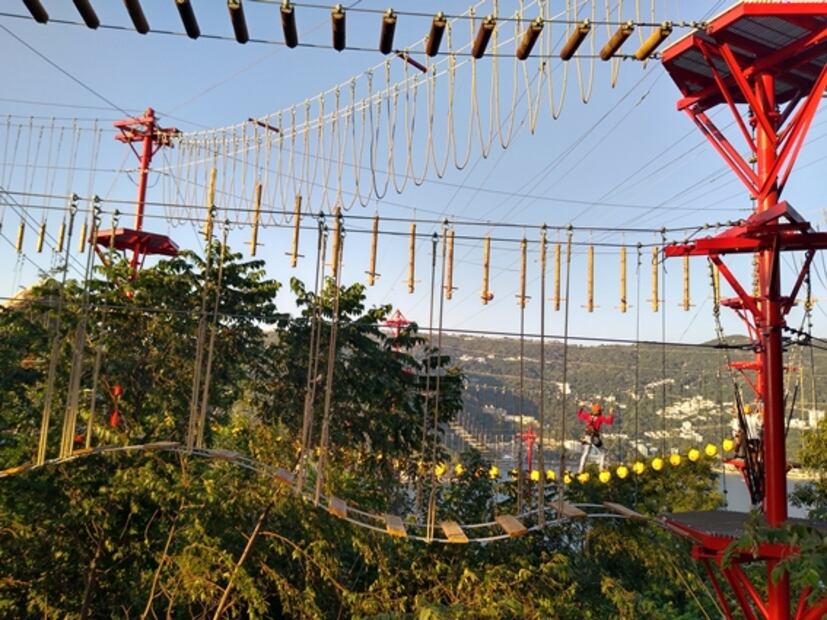 La nueva experiencia del parque de cuerdas de altura Xmonkey en Acapulco