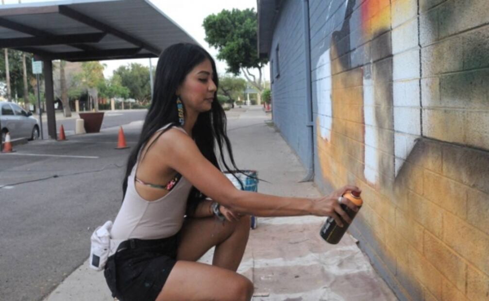 Pintan mural contra el encarcelamiento de niños migrantes en EU