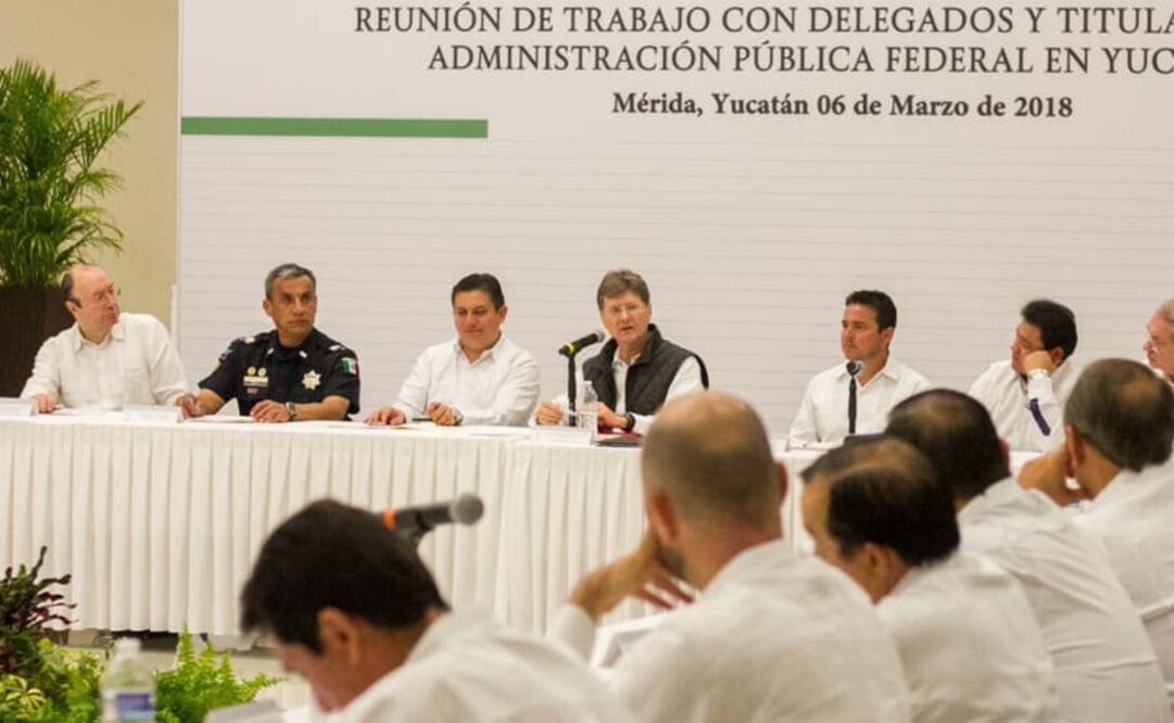 Enrique de la Madrid Cordero se reunió con delegados federales en Yucatán. / Cuauhtémoc Moreno Cabrera – EL UNIVERSAL