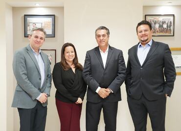 Cambiaré Constitución para mochar manos: “El Bronco”