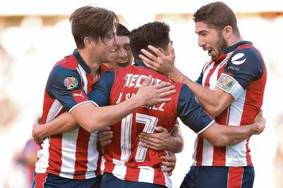 Chivas se despabila gracias al “Chapo”