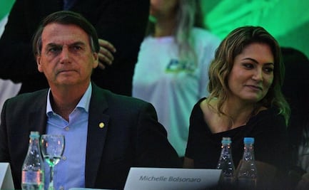 Medios apuntan a crisis en matrimonio Bolsonaro; primera dama de Brasil lo desmiente
