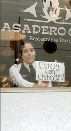 La mesera de Veracruz que estuvo en la marcha del 8M sin salir de trabajar