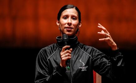 Elisa Carrillo ayuda a víctimas del sismo