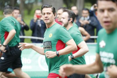 Peña Nieto corre 10 km en 52 minutos con 34 segundos