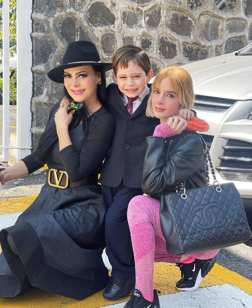 Imelda Garza y su hijo, José Julián, seguirán viviendo en casa de Maribel Guardia, tras la muerte de Julián Figueroa, pues ambas sostienen una excelente relación.
Foto: Instagram