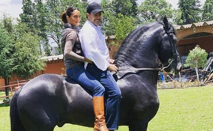 Biby Gaytán recibe sus 48 años con apapachos de su familia