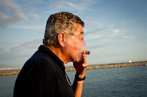 El niño que sobrevivió al callejón oscuro que nunca pudo olvidar: in memoriam de Alfredo Bryce Echenique