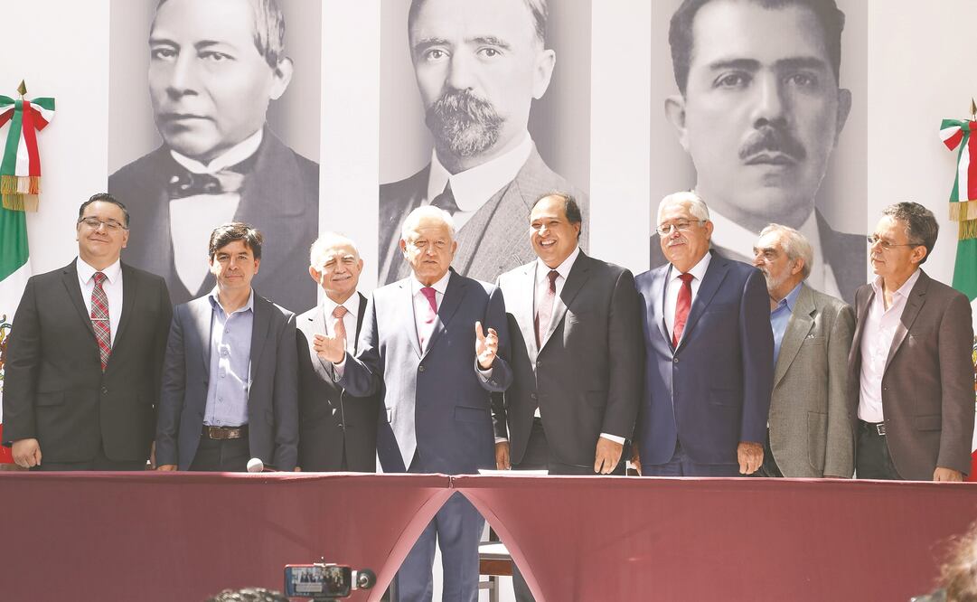 AMLO presentó a sus colaboradores ayer en la casa de transición (AGUSTÍN SALINAS. EL UNIVERSAL)