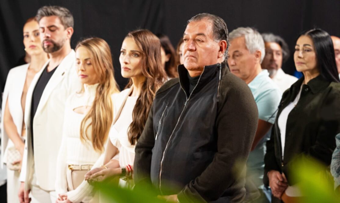 Salvador Mejía y el elenco de "Me atrevo a amarte", su nueva producción melodramática.
Foto: Instagram