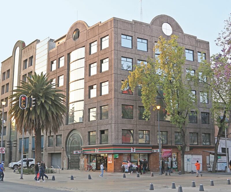 La modificación de uso de suelo deberá cumplir con estacionamiento y ajustarse a las condiciones del servicio de agua potable y drenaje. Foto: CARLOS MEJÍA. EL UNIVERSAL