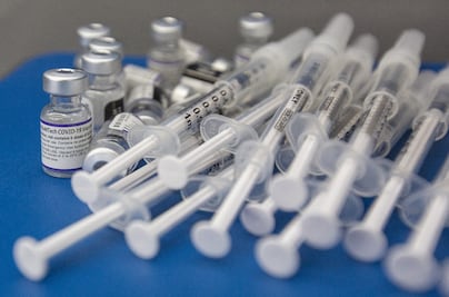 "Vacuna" y "metaverso", candidatas a palabra del año: RAE