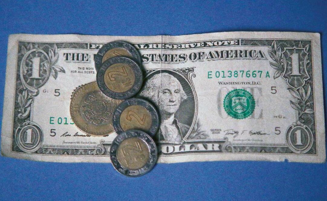 Dólar al mayoreo se vende por debajo de los 19 pesos