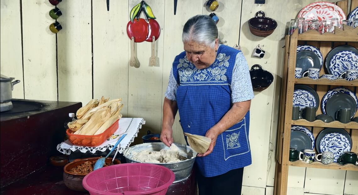 Estos tamales de birria pueden ser una opción para el desayuno. Foto: Captura de pantalla / YouTube "De Mi Rancho a Tu Cocina"