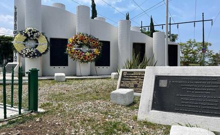 Develan 12 placas de periodistas fallecidos en Morelos