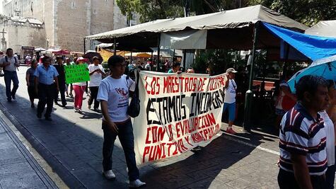 Docentes protestan contra reforma educativa en Yucatán