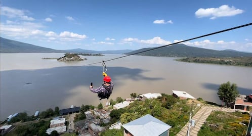 Cuánto cuesta lanzarse en la tirolesa del lago de Pátzcuaro