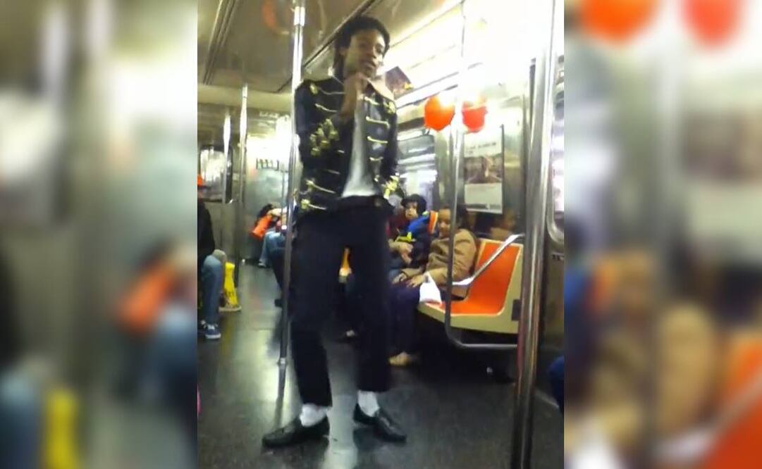 Imitador de Michael Jackson en metro de Nueva York. Foto: Captura