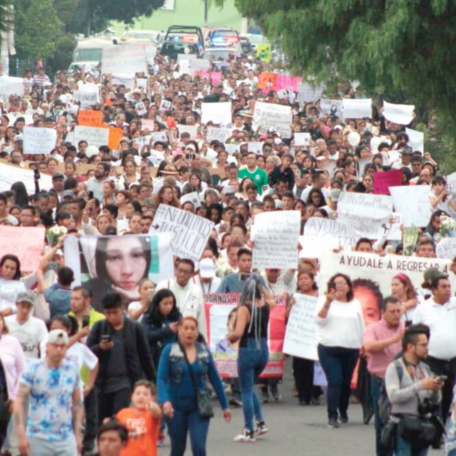 Residentes de comunidades de Ecatepec y de municipios vecinos participaron en la marcha contra los feminicidios que han enlutado a Ecatepec. (EMILIO FERNÁNDEZ. EL UNIVERSAL)