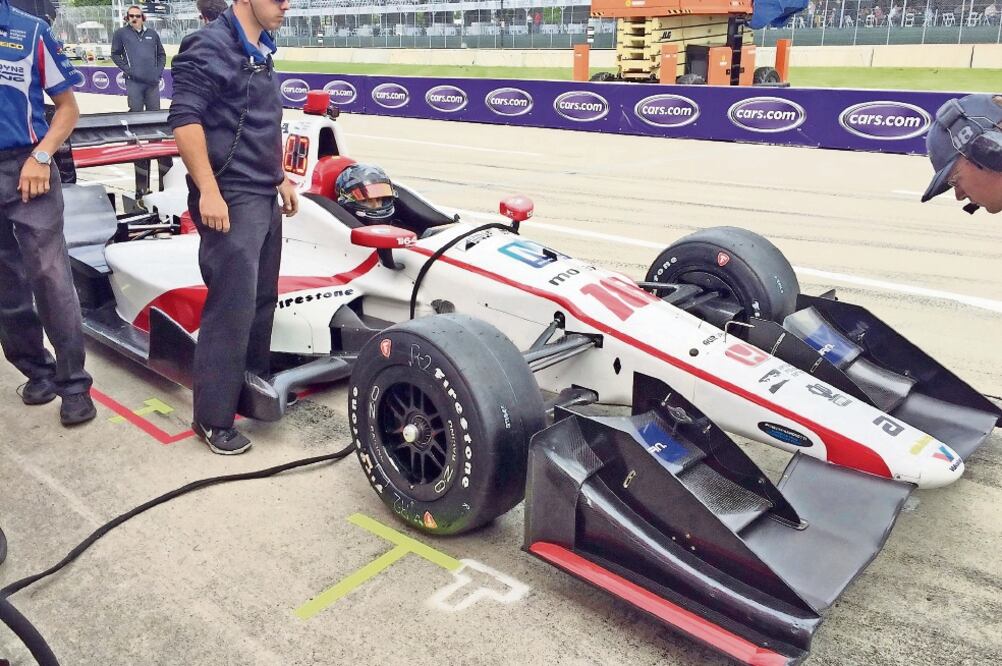 El regiomontano tuvo sus primeras prácticas con Dale Coyne, equipo en el que suple a Sebastien Bourdais. (TWITTER)