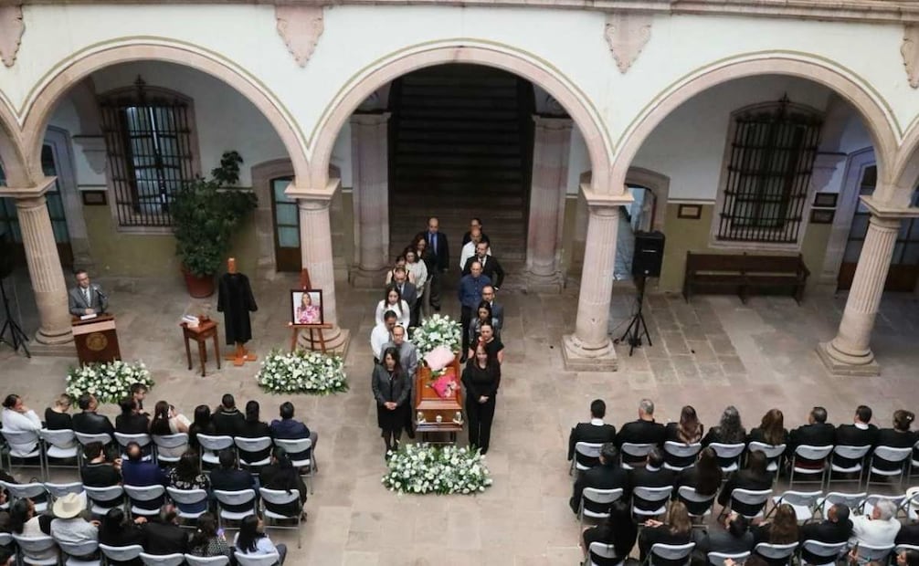 La ceremonia se llevó a cabo en el centro histórico en el edificio conocido como Palacio de la Mala Noche, en Zacatecas. Fotos: Especiales.